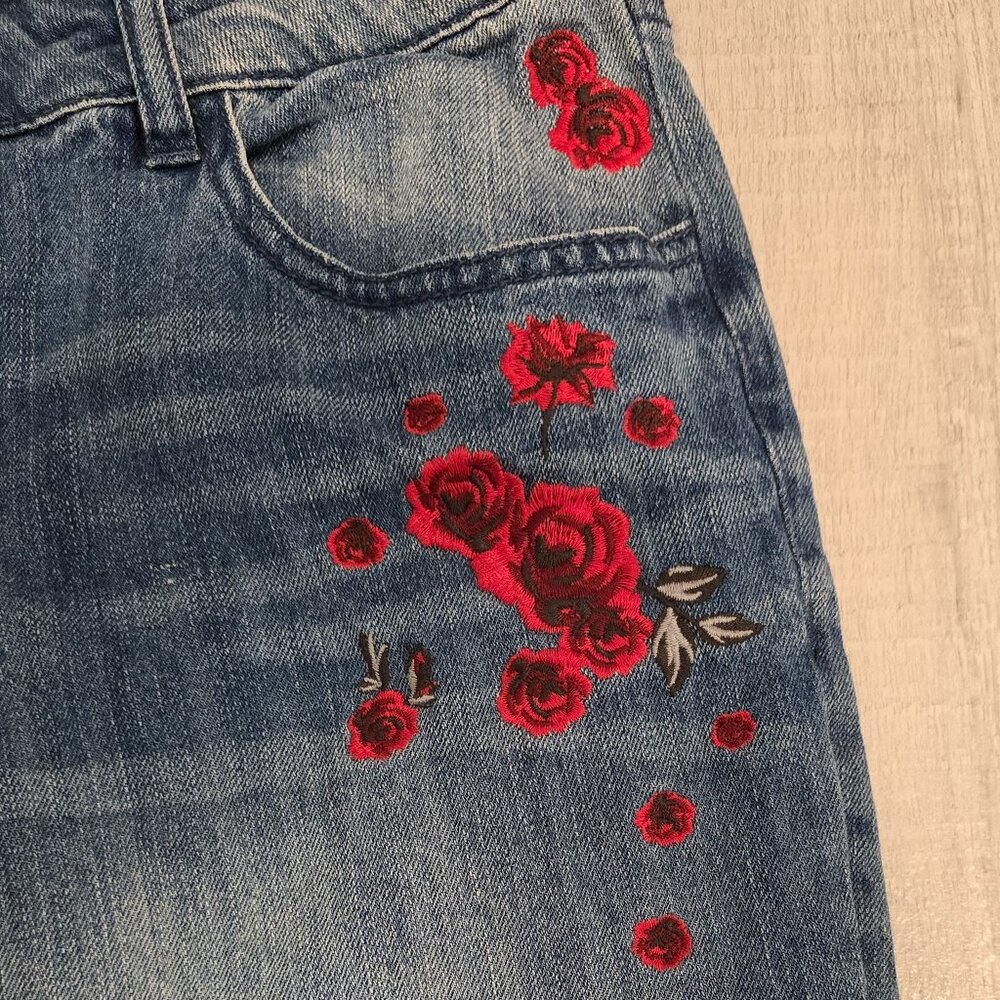 Refuge Embroidered Distressed Skinny Ankle Jeans – Size 10